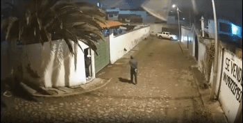 Dude Was Pacing Around And Didn’t Realize It Was His Opps Until They Jumped Out On Him With Poles