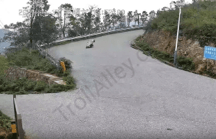 4 Chinese Girls Crashed On A Single Motorbike