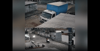 Drive By On Motorbikes Is Insane