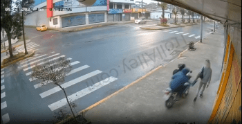 Robbers Thought This Was A Woman And Had A Difficult Time Taking His Purse