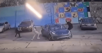 They Didn’t Know The Opps Was Next To Them Because They Had On Hoodies