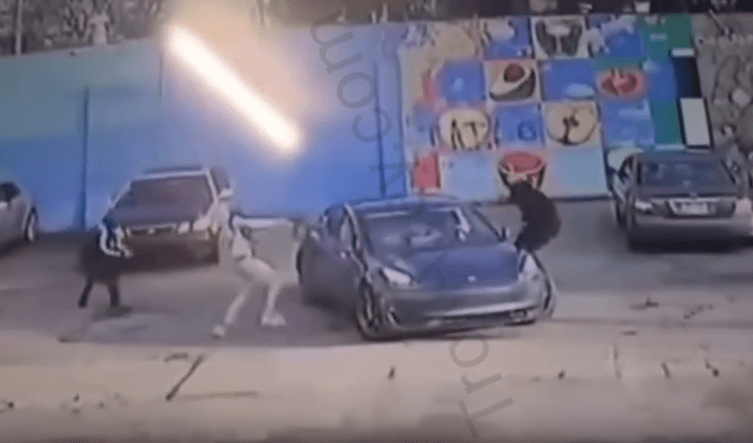 They Didn’t Know The Opps Was Next To Them Because They Had On Hoodies