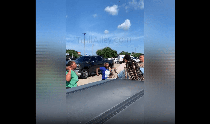 Dude Gets Jumped By A Group Of Women For Being A Creep