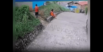 Dude Caught Trying To gRape A Woman While She Was With Her Child