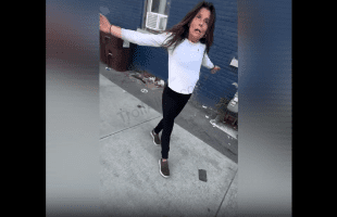 Drug Addict Was Ready To Pay This Young Guy To Clap Her For Free, But He Offered It Up For Free