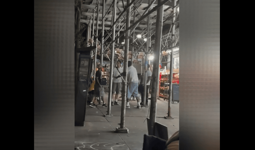 Dude Tried To Use A Knife A Big Guy And Still Loss The Battle