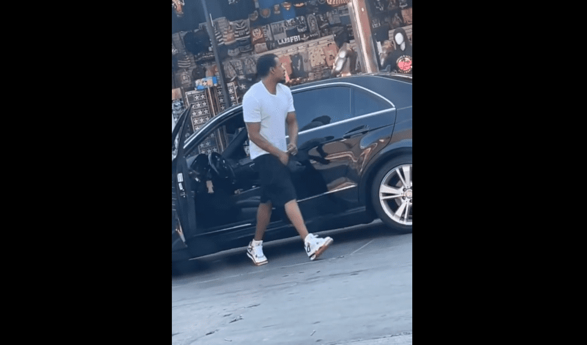 Dude Put On The OG Glove Just To Handle Business After A Guy Kicked His Car During A Argument