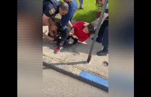 Police Had A Difficult Time Breaking Up Two Girls From A Fade