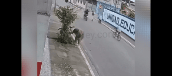 Instant Karma: Police Pulled Up Just In Time On Suspects That Was Gunning A Man Down In Traffic