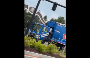 Police Fail To Stop Suspect After Missing Multiple Shots After He Got In A Garbage Truck To Get Away