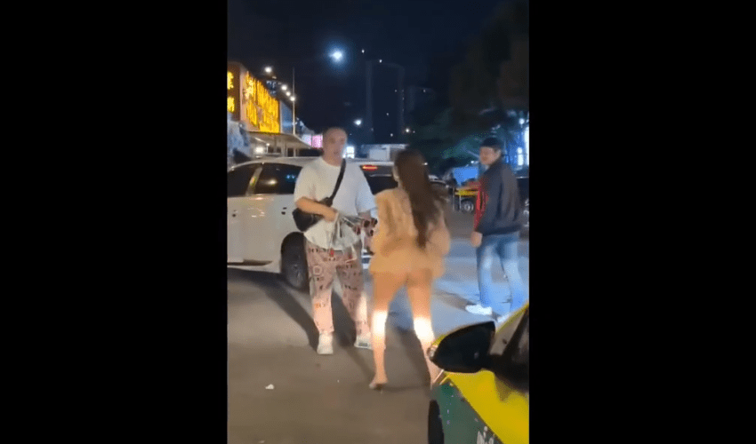 Baddie Goes Insane On A Man In Public After He Refuse To Pay For Her Services