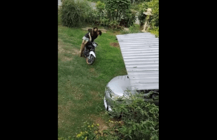 Dude Tried To Force His Girlfriend To Leave With Him On His Motorcycle After She Broke Up With Him