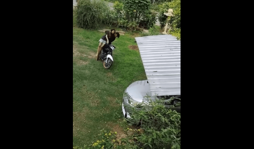 Dude Tried To Force His Girlfriend To Leave With Him On His Motorcycle After She Broke Up With Him
