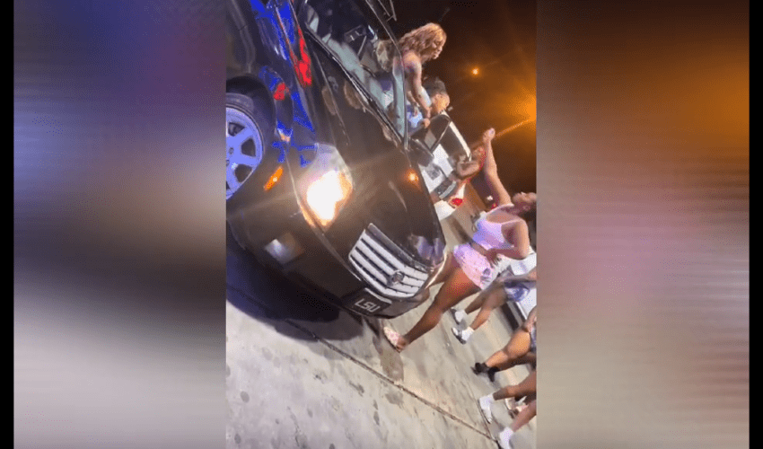 Girl Tore Up Her Car And Left Her Friends After She Got Pepper Sprayed By Another Girl