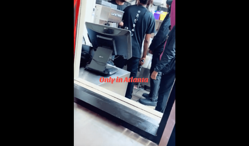 Checkers Employee Pulled Out The Strap On A Disrespectful Customer After He Came Thru The Drive Thru Window Talking Crazy