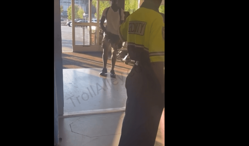 Security Guard Just Loss His Job By Doing This