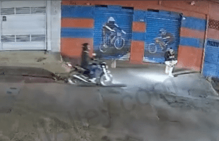 Robber Tried The Wrong Man That Was Calmly Sitting Down And Minding His Business