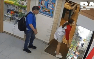 Creep Caught Doing This To A Worker Behind Her Back While She Helping Him