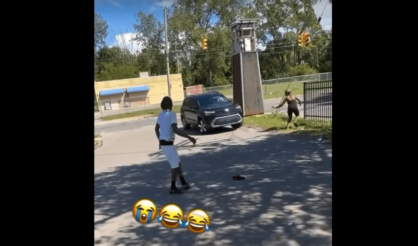 Girl Gets Insta Karma After She Tried To Stab A Man Tires And Run