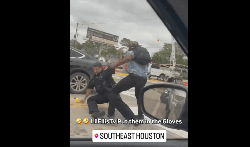 Two Weak Cops Gets Embarrassed By A Man After They Had A Difficult Time Detaining Him