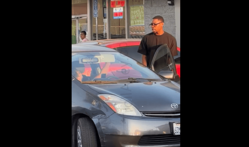 Uber Driver Gets Handled After He Refused To Reverse For A Man That Was Trying To Leave