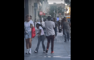 Mother Quickly Reacted After She Seen That A Man Randomly Hit Her Small Daughter While Walking By