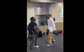 Dude Drops Instantly After A Tap On The Chin During A Fade