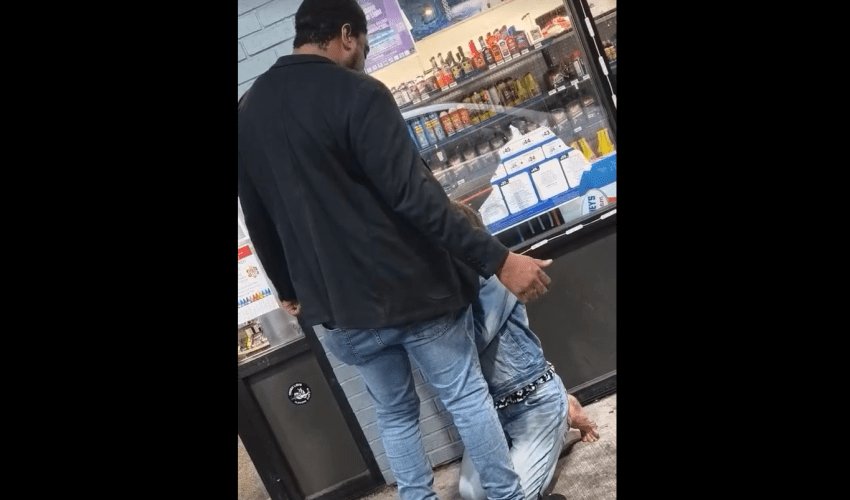 Dude Cheers On A Man At The Corner Store While He Was Getting Sloppy From A Woman After He Offer Him 10 Dollars If She Can Make Buss