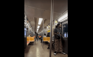 Dude Gets Called Out For Pump Faking During A Altercation With Another Man On A Train