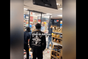 Atlanta YNs Trashed Store In Front Of The Owner After They Was Disrespected By Him