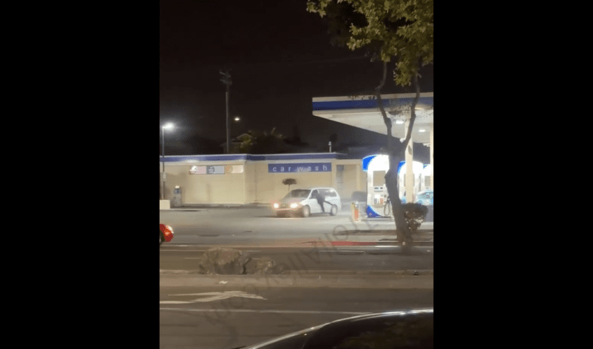 Woman Does A GTA Stunt And Hopped Thru Her Boyfriend Window After She Caught Him Cheating