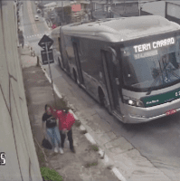 Bus Driver And 3 Passengers Saves Woman From Creep After He Attempted To cRape Her