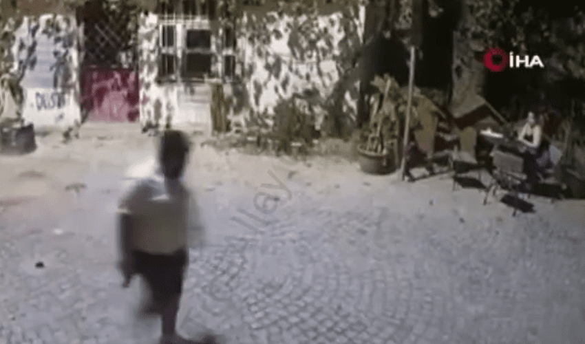 Dude Couldn’t Handle A Break Up So He Took Out His Girlfriend And Her Best Friend That Told On Him