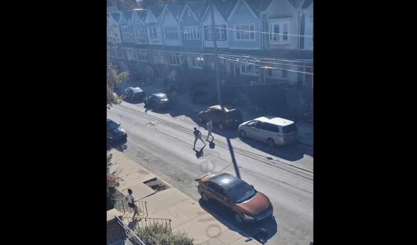 Woman Pulled A Prison Trick On The Streets And Maced A Woman And Then Used A Loaded Sock To Crack Her During A Fade