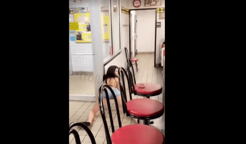 Waffle House Employees Disrespected The Wring Customer On The Job And She Goes Insane