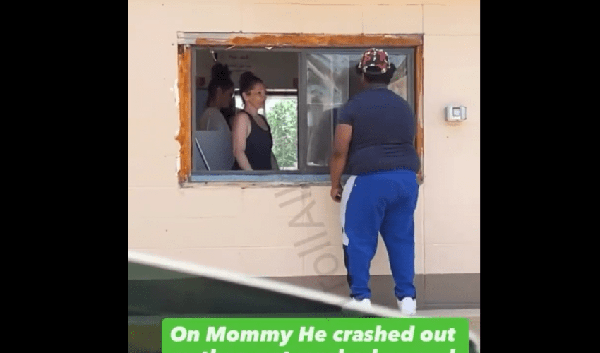 Dude Crashed Out Over Some Chicken And A Customer Crashed Out On Him For Shattering The Restaurant Window