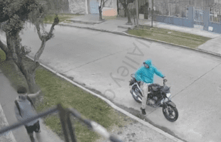 Dude Tried To Tell A Robber That Knew Him That They Were Family And He Still Didn’t Care