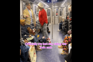 Dude Got Mad At A Guy After He Didn’t Want To Give Him A Hug After Screaming At Him On The Train