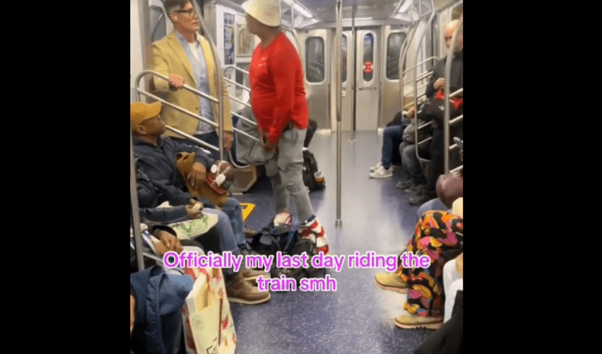 Dude Got Mad At A Guy After He Didn’t Want To Give Him A Hug After Screaming At Him On The Train