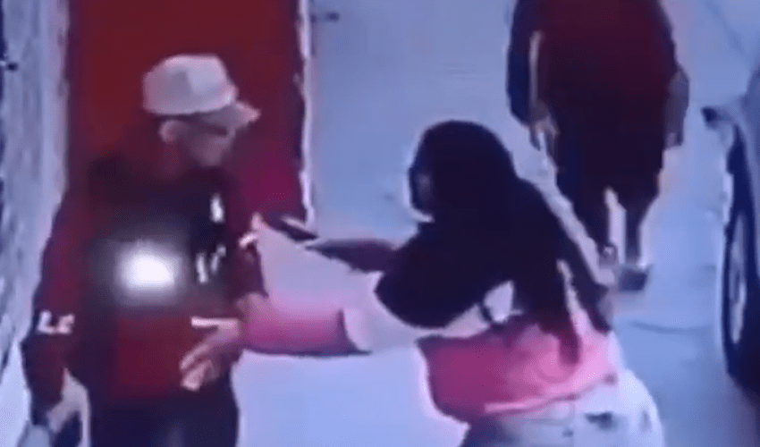 Dude Couldn’t Resist Doing This After He Robbed A Woman With Massive Cheeks