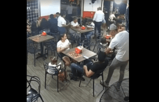 Man Gets His Iphone 17 Stolen And Wallet In Front Of His Daughter And Wife