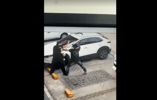 Weak Robber Gets His Strap Taken For Pump Faking