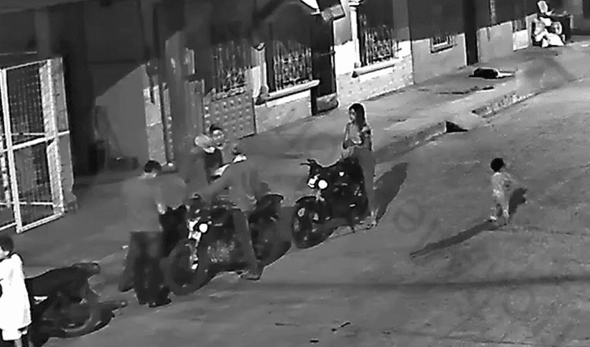 Careless Parents Had Their Kids Out Latenight And This Was It Resulted To When Their Enemies Spin Their Block