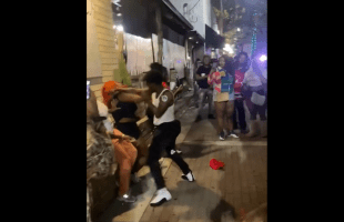 Dude Hits Woman With Multiple Combos After She Put Hands On Him And Nobody Helped Her