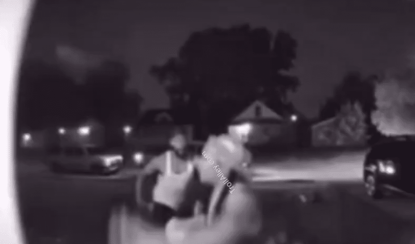 Woman Gets Beat Up After She Tried To Pour Bleach On Her Boyfriend After Kicking Him Out