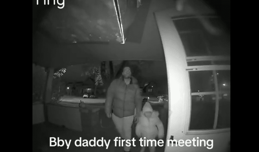 Woman Told Her Babyfather To Pull Up On Her While With Her New Boyfriend To Drop Their Daughter Off And It Turns Into A Heated Altercation