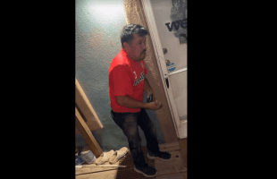 40 Year Old Man Starts Crying After He Got Caught Trying To Meet Up With A 17 Year Old