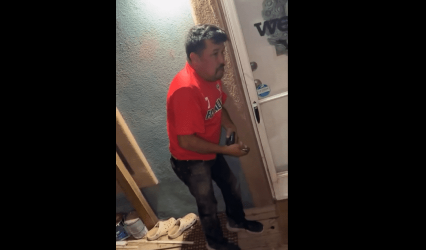 40 Year Old Man Starts Crying After He Got Caught Trying To Meet Up With A 17 Year Old