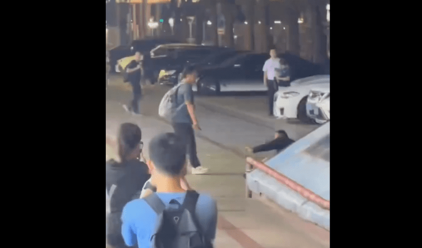 7 Security Guards Save Innocent Civilian From A Man With A Knife In China