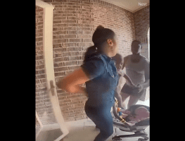 Woman Tried To Set Up Her Babyfather That Was On House Arrest After She Tried To Run Off With His Car key